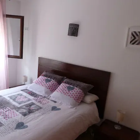 Valls D'aneu Apartman *